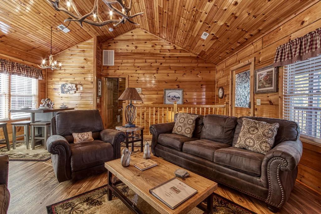 The Nut House, Hot Tub, Game Room, Wifi, 1089 Free Tickets Each Paid Day, Dollywood And More! Pigeon Forge Eksteriør bilde