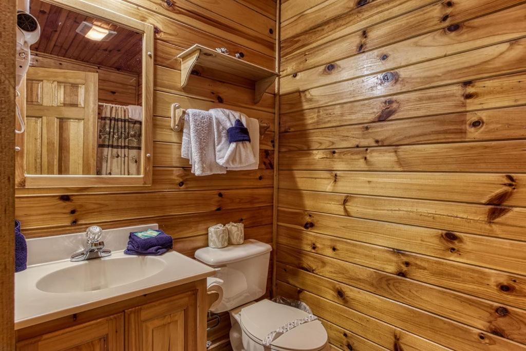 The Nut House, Hot Tub, Game Room, Wifi, 1089 Free Tickets Each Paid Day, Dollywood And More! Pigeon Forge Eksteriør bilde