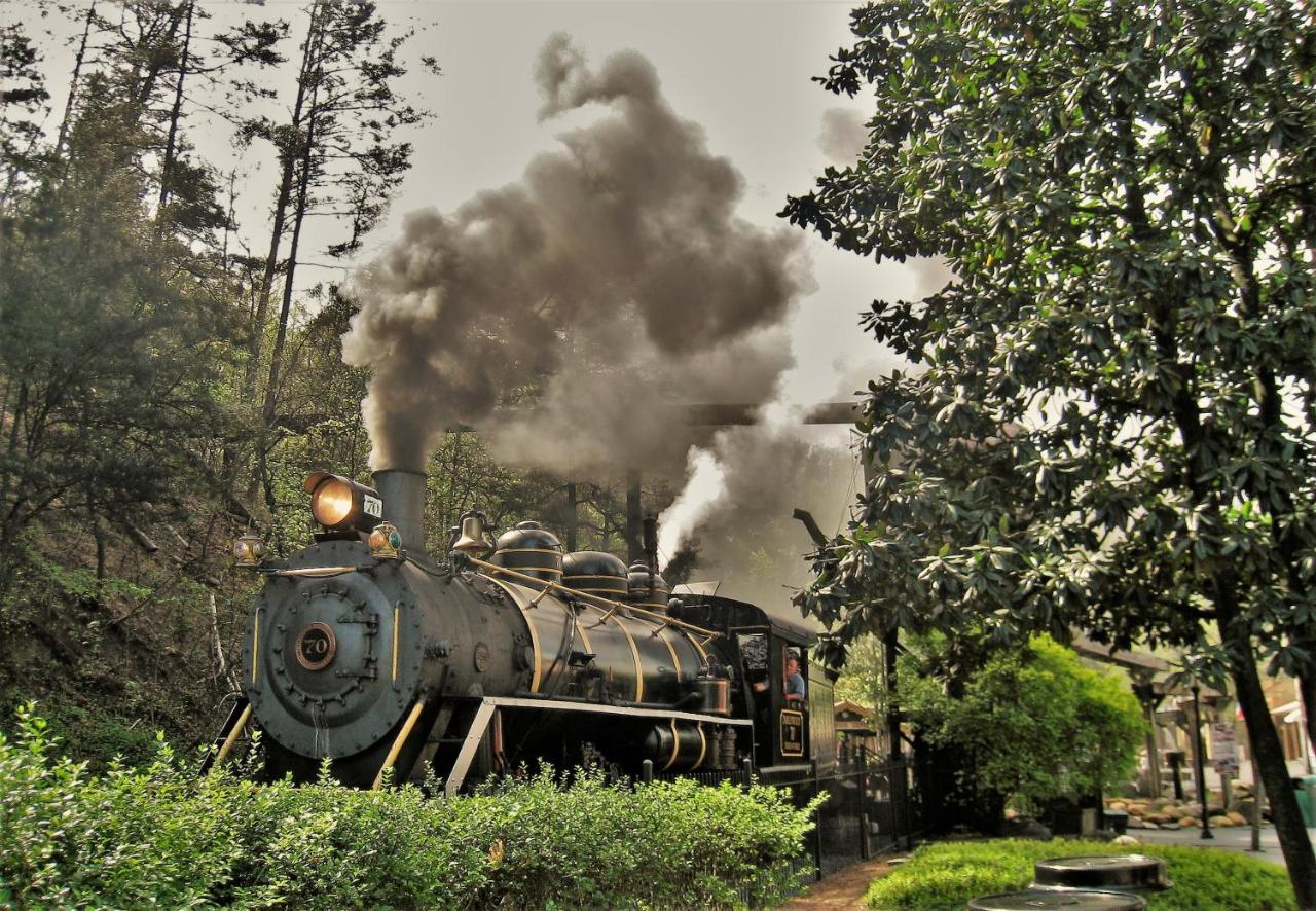 The Nut House, Hot Tub, Game Room, Wifi, 1089 Free Tickets Each Paid Day, Dollywood And More! Pigeon Forge Eksteriør bilde